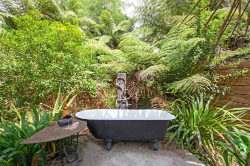 Boutique Country Retreat Outdoor bath in Hamilton, New Zealand