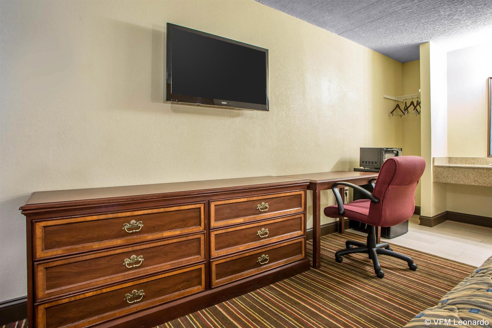 Rodeway Inn - photo 34
