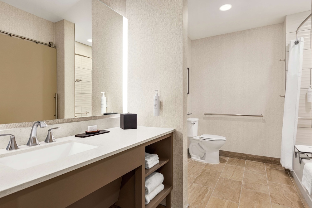 Embassy Suites by Hilton Round Rock - photo 18