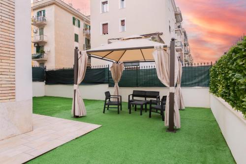 Luciano Secret Garden Apartment — 4-Star Luxury Hotel in Rome, Italy