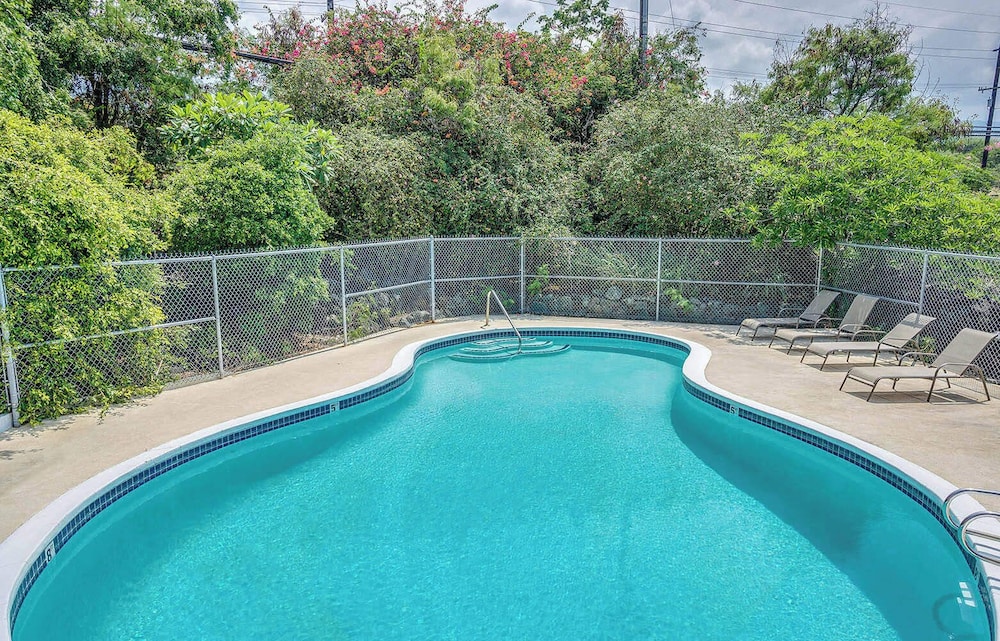 Kona Mansions 5 minute Walk to Honls Beach - photo 13