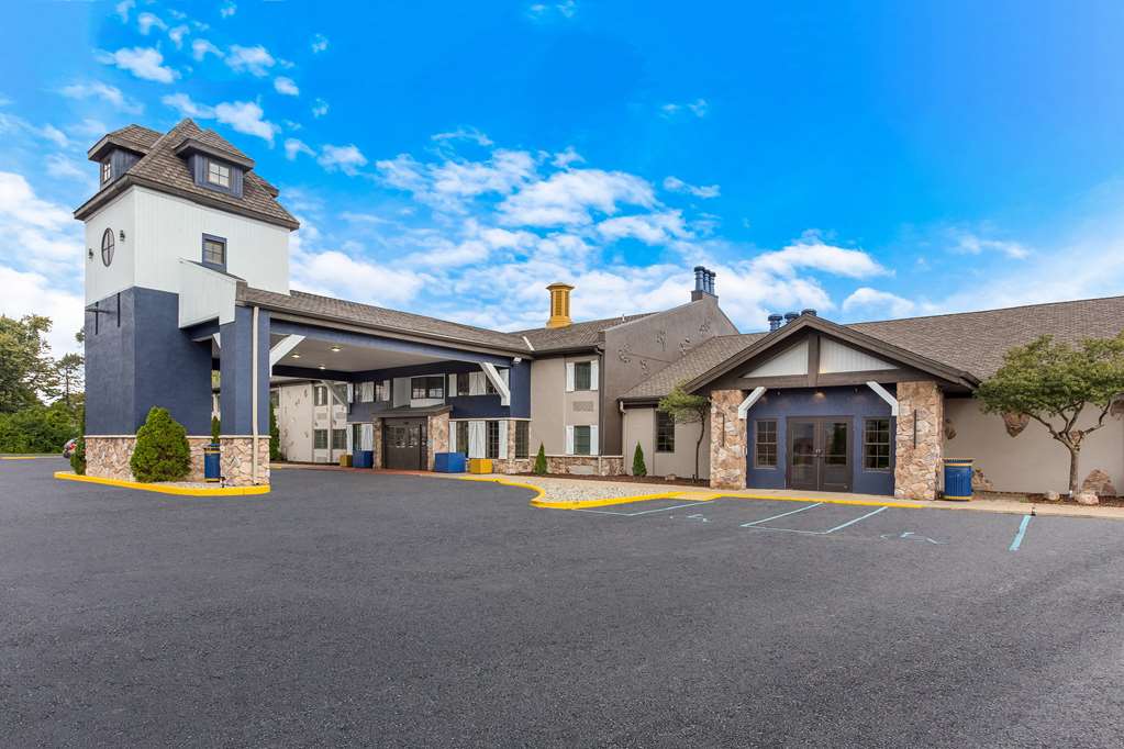 The Clover Hotel Ascend Hotel Collection in South Bend, United States