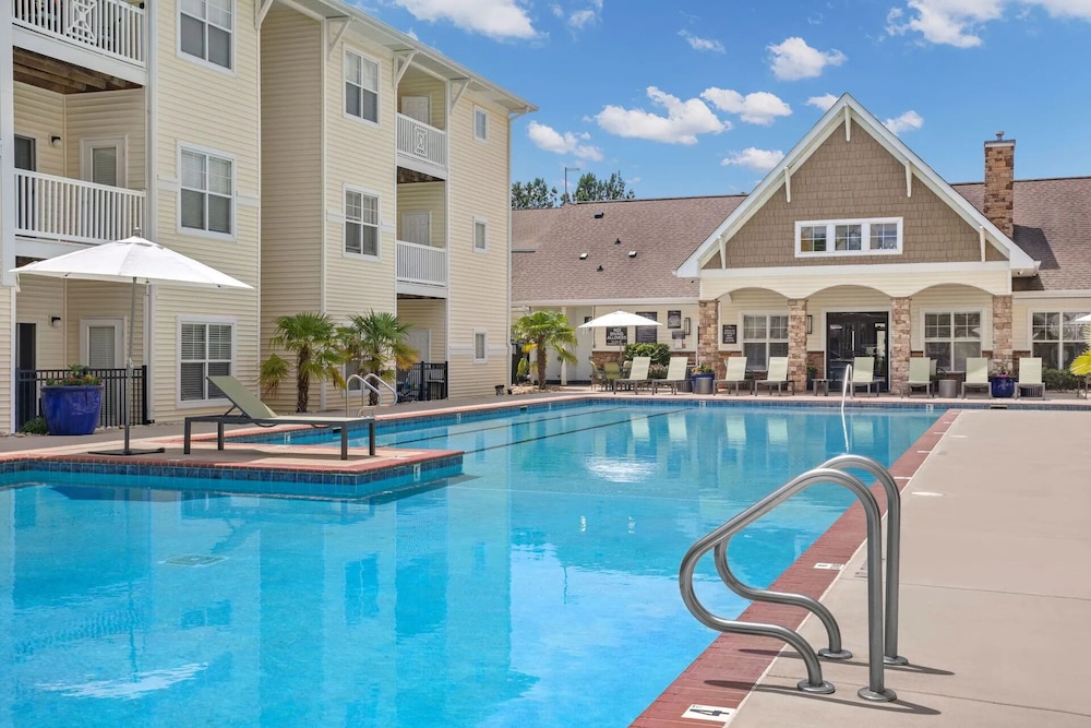 Landing Apartments Indian Trail — 4-Star Luxury Hotel in Indian Trail, United States
