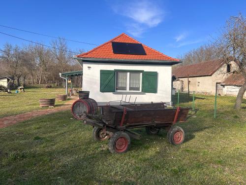 Kunyhó - carbon neutral hotel in Unknown City