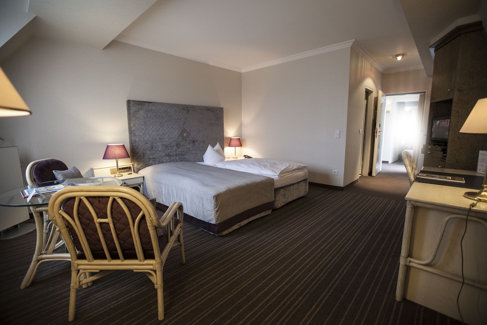 Hotel Schloss Friedestrom in Dormagen, Germany