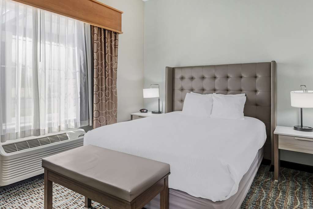 Best Western Plus Peppertree Inn At Omak - photo 13