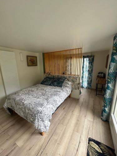 Studio Sur Le Chemin Des Hortensias — hotel in Ploermel