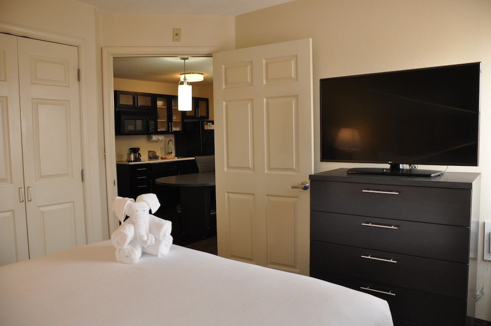Candlewood Suites Herndon by IHG - photo 12