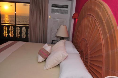 Costa Sur Resort & Spa