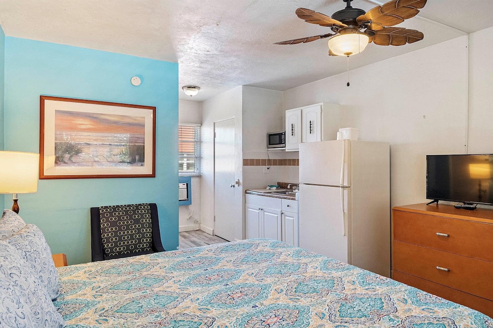 Malibu Resort Motel - photo 10