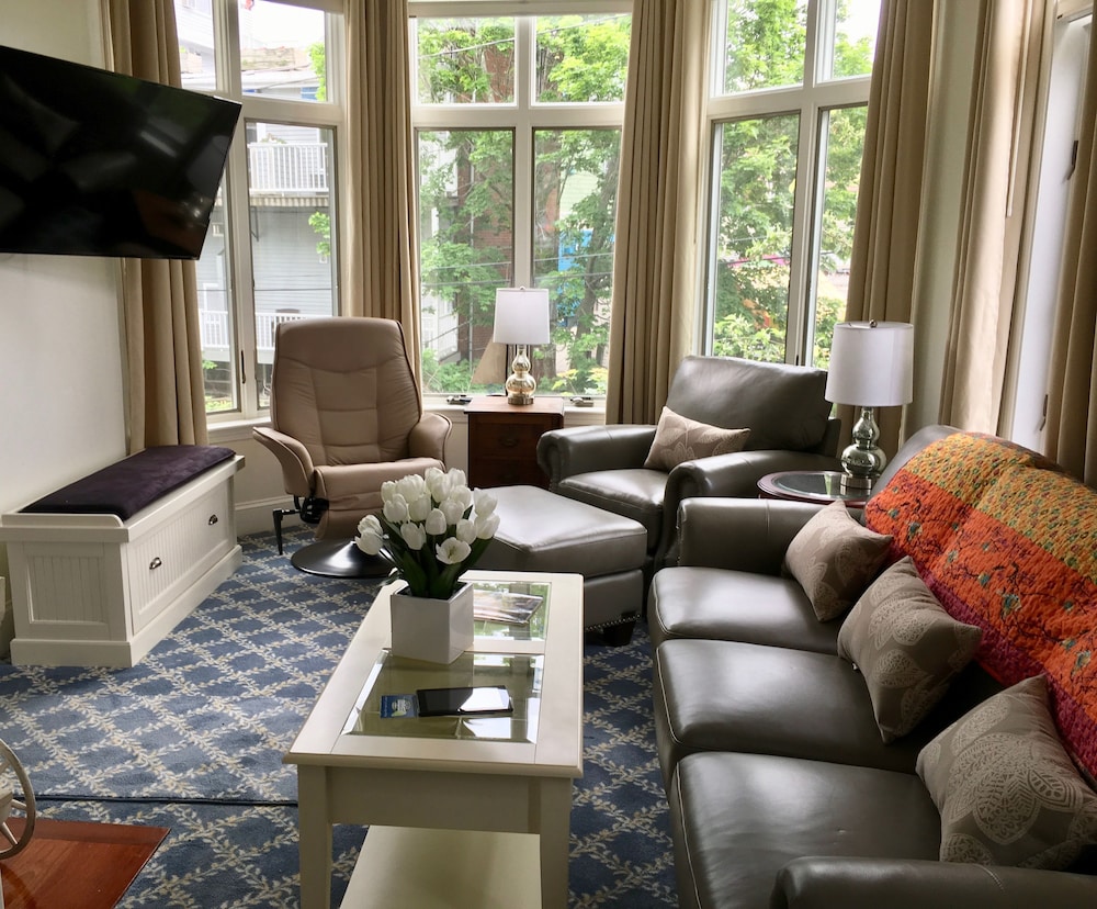 Camden Riverhouse Hotel - photo 45