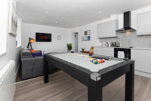 Flatzy 16 Guests 4 En suite Central Apartment B — 4-Star Luxury Hotel in Liverpool, United Kingdom
