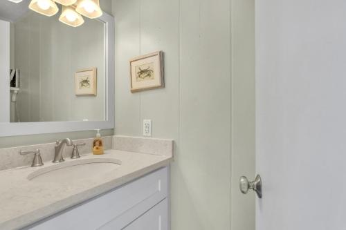 Victorias Seacret by Oak Island Accommodations - photo 31