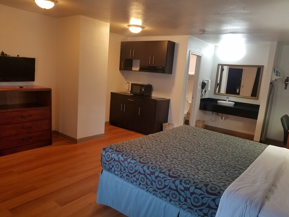 Days Inn By Wyndham Oklahoma City Nw Expressway - photo 13