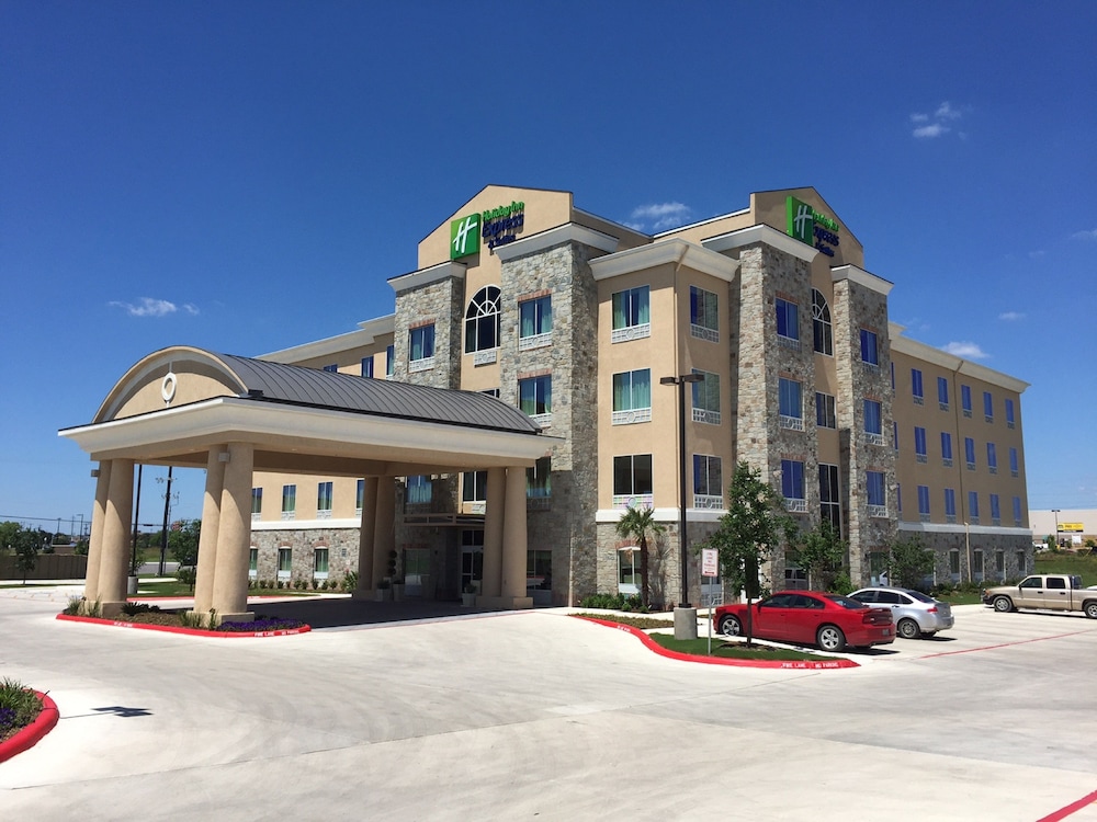 Holiday Inn Express & Suites San Antonio Brooks City Base by IHG - photo 35