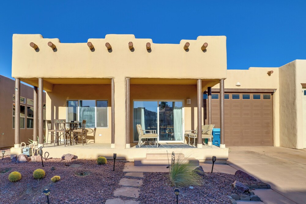 Pet Friendly Needles Vacation Rental Near River — 4-Star Luxury Hotel in Needles, United States