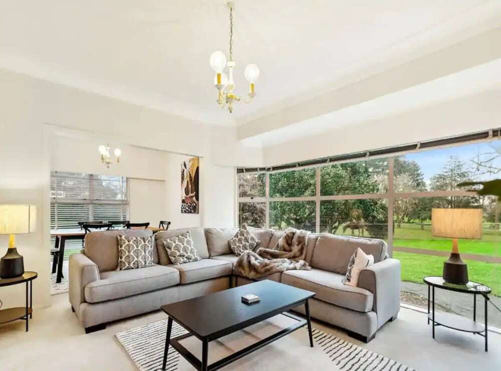 Stunning 4 Bedroom Home In Tranquil Rural Karaka — 4-Star Luxury Hotel in Auckland, New Zealand