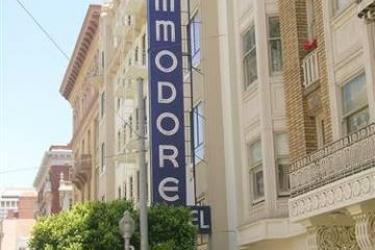 Commodore Hotel - photo 2