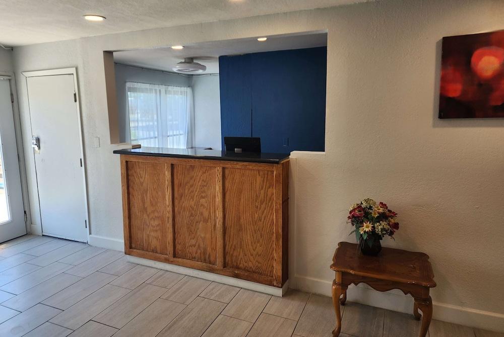 Travelodge by Wyndham Stockton - photo 4