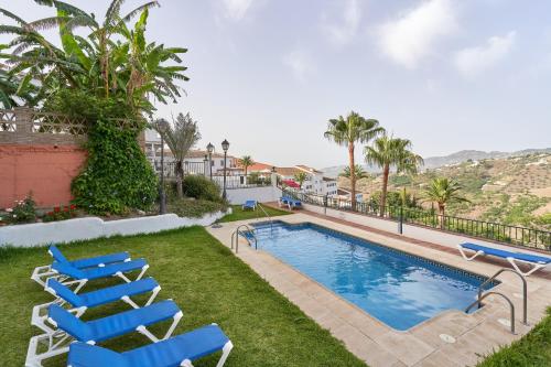 Garden Apartment in Frigiliana — 4-Star Luxury Hotel in Frigiliana, Spain