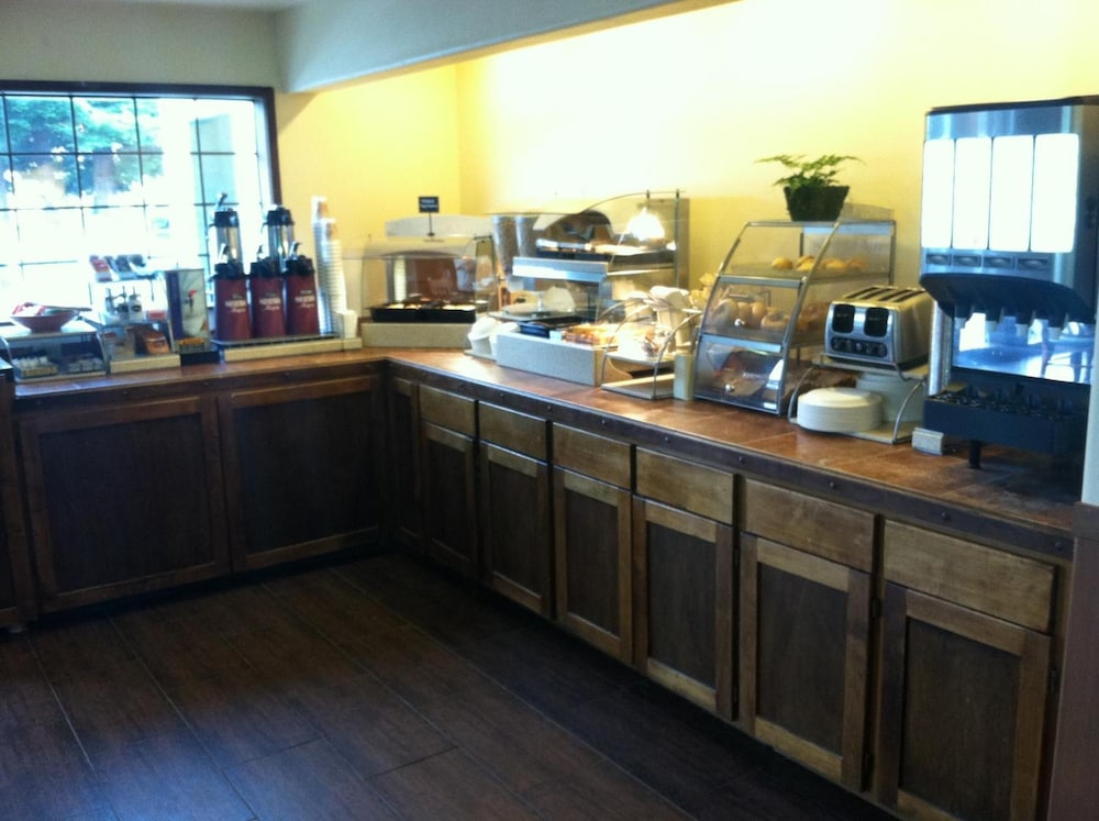 The Redwood Riverwalk A Boutique Hotel - photo 25