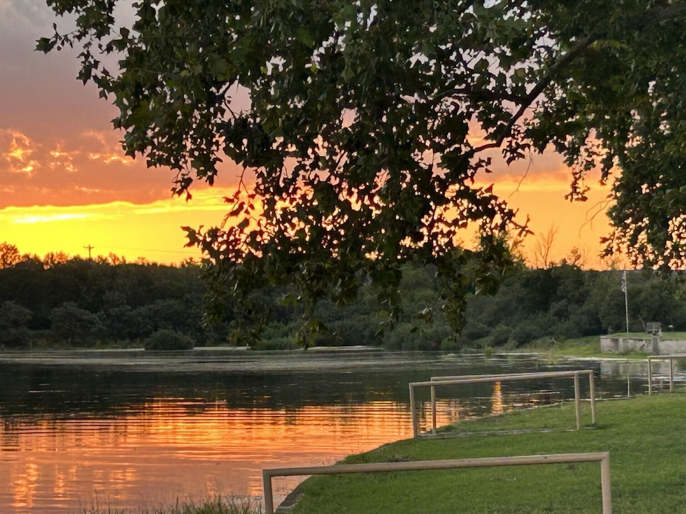 Oasis Lake Buchanan - photo 26
