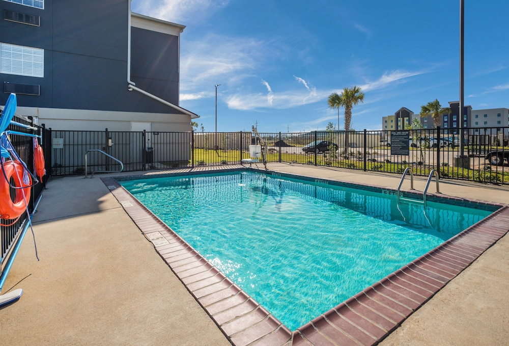 Candlewood Suites Lake Charles Sulphur by IHG - photo 36