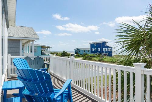 Footprints In The Sand by Oak Island Accommodations - photo 8