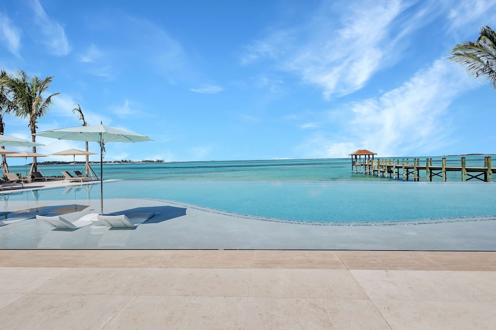 Beachfront 3 bedroom Luxury Residence — 4-Star Luxury Hotel in Nassau, Bahamas