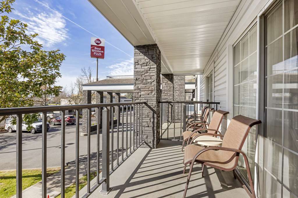 Best Western Plus Grand Manor Inn - photo 32