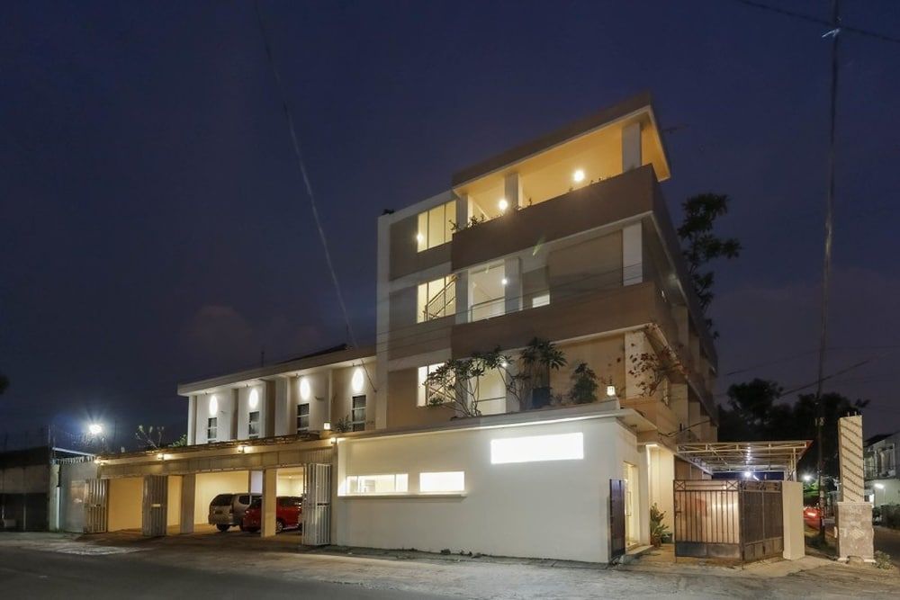 Reddoorz Near Stadion Manahan Solo — Surakarta