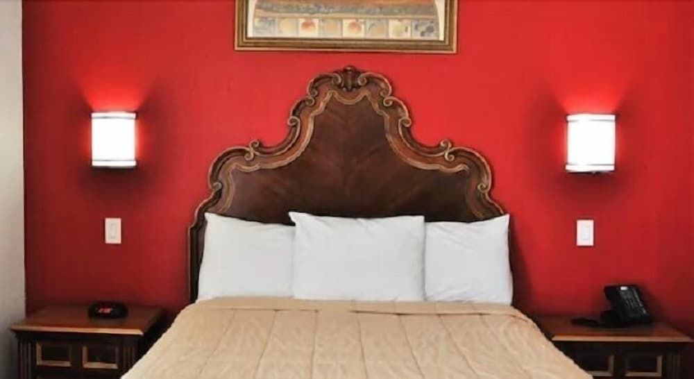 A Nights Inn - photo 11