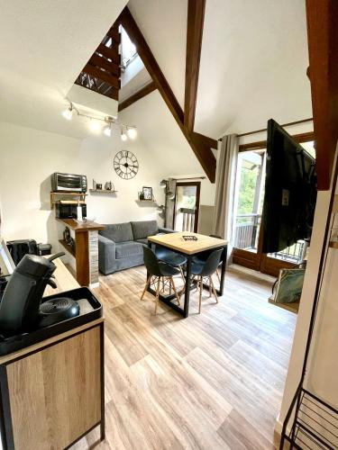 Duplex du Pailhet T3 Neuf Vue Montagne Parking Navette 500m Gare Et 2 Velos a Disposition Gratuitement in Bagneres-De-Bigorre, France