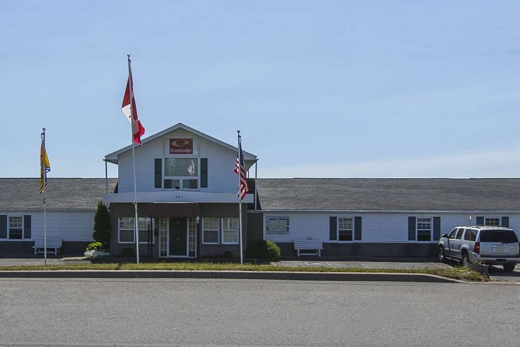 Econo Lodge & Suites Saint John