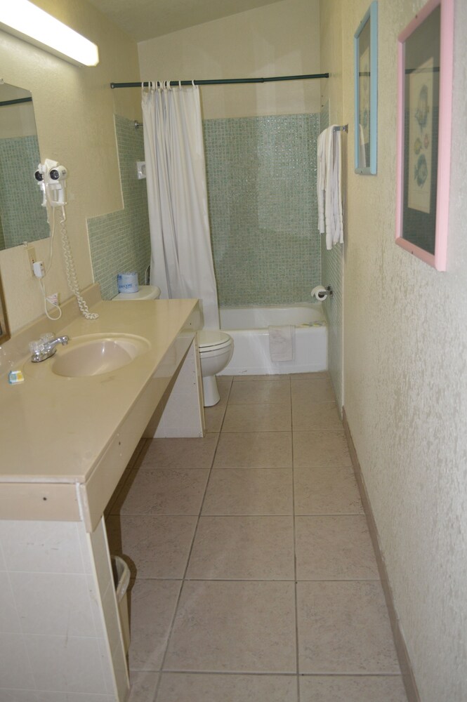 Tarpon Inn - photo 41