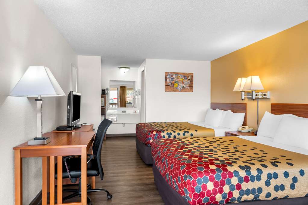 Econo Lodge Miles City I 94 - photo 13