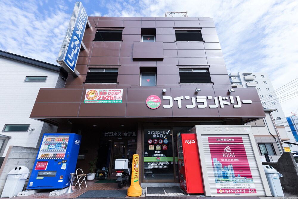 Business Hotel Green by OYO Rooms in Saitama, Japan