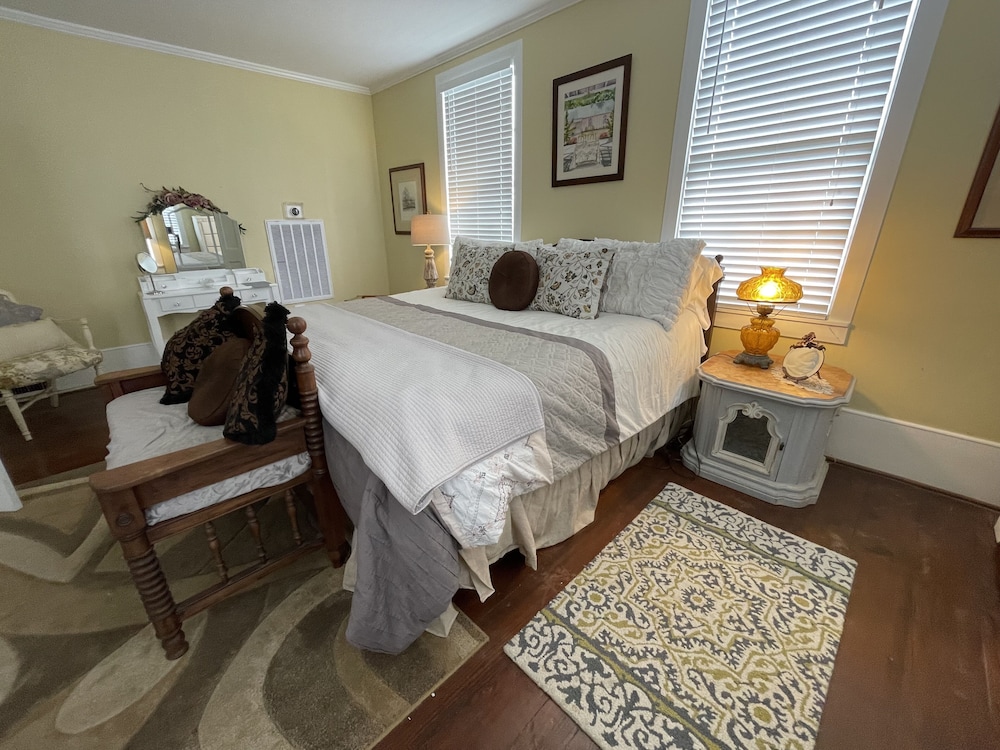 Hodge Podge Lodge - photo 3