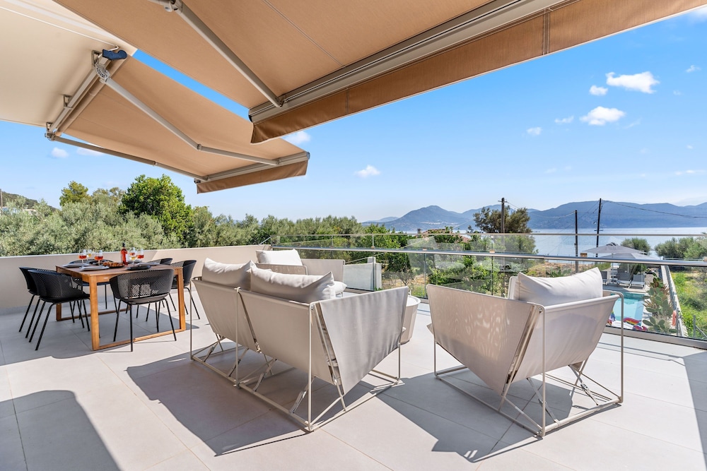 Blue Symphony Suites & Apartments — 4-Star Luxury Hotel in Lefkada, Greece
