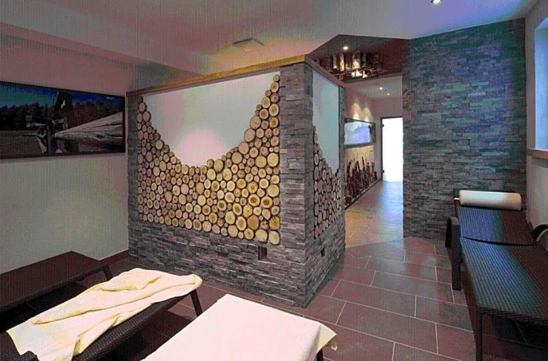 Hotel Laerchenhain in Curon Venosta, Italy