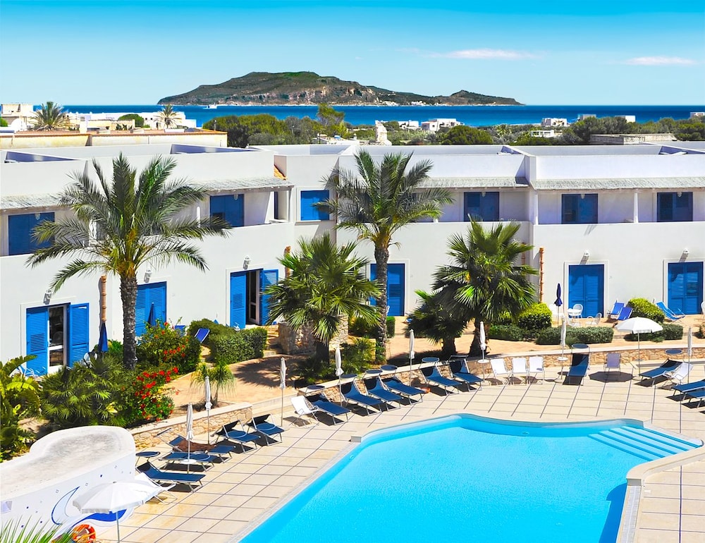 Cala La Luna Resort — hotel in Favignana