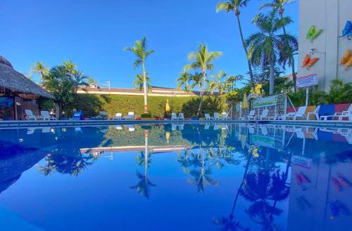 Hotel Sands Acapulco — 4-Star Luxury Hotel in Acapulco De Juarez, Mexico
