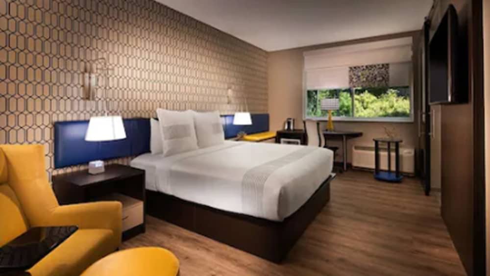 GLō Best Western Nashville Airport - photo 13
