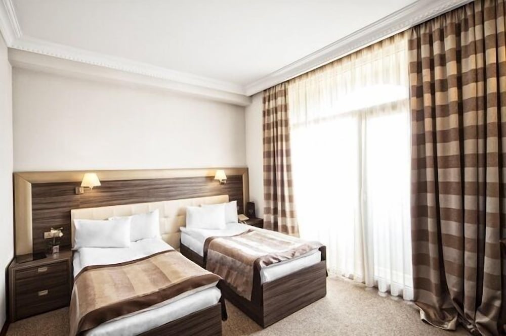 Cruise Hotel
