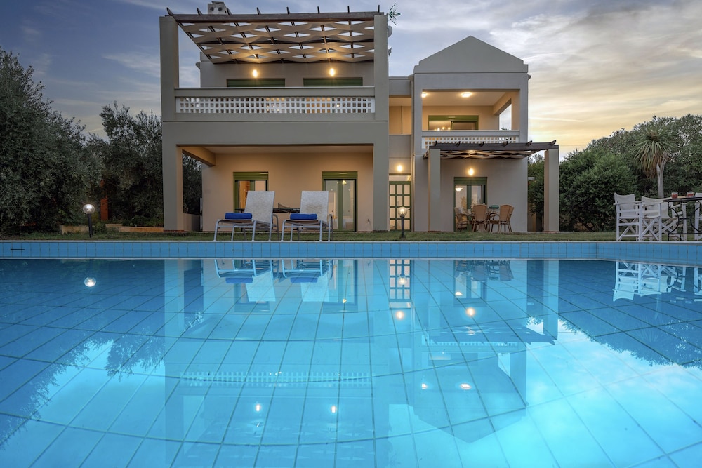 Villa Panorama With 60m Private Pool — 4-Star Luxury Hotel in Rethymno, Greece