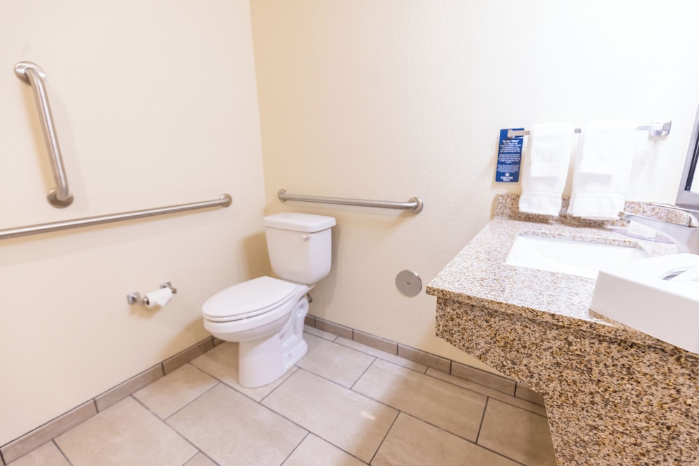 Cobblestone Inn & Suites Winters - photo 63