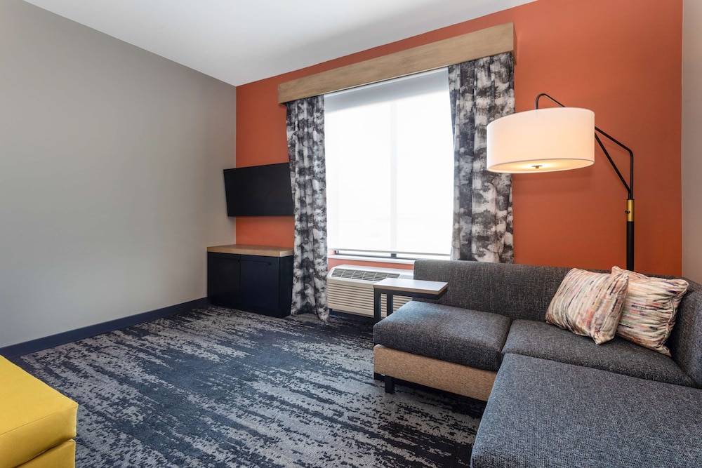 Hilton Garden Inn Hays - photo 15