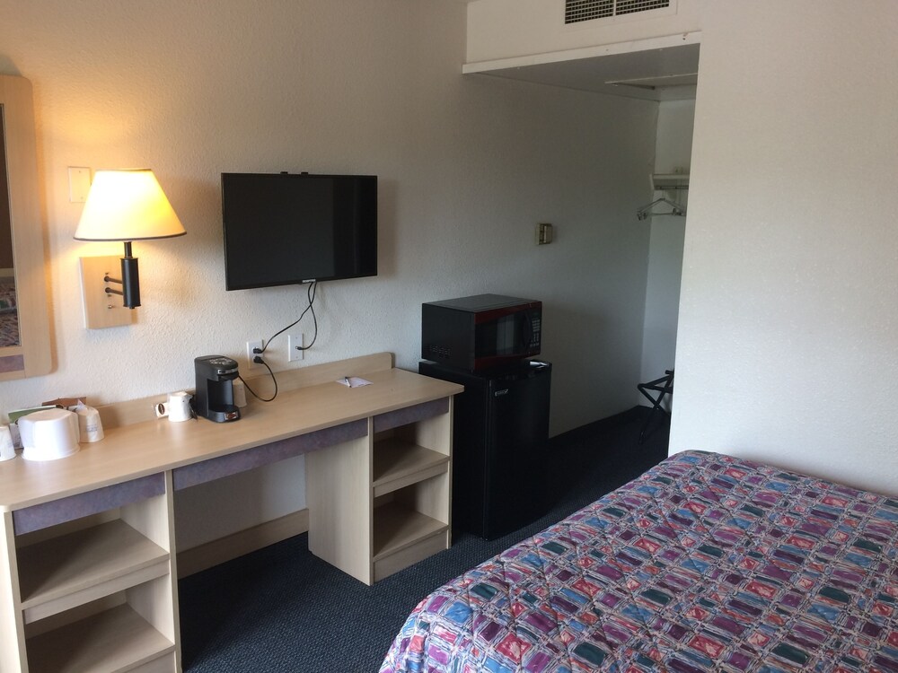 Travelodge by Wyndham Raton - photo 10