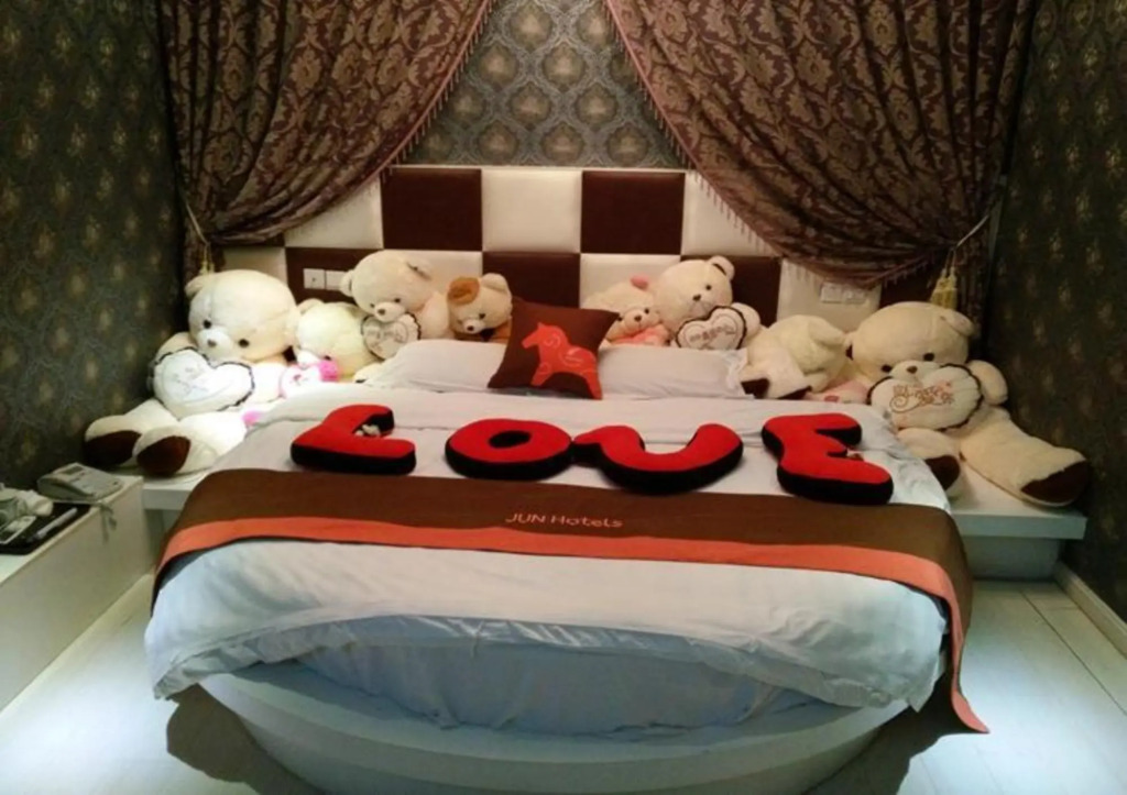 Junhotel Shuyangbaimen in Shucheng, People's Republic of China