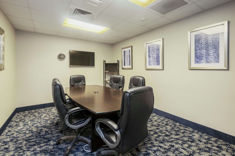 Hampton Inn & Suites Orlando Apopka - photo 67